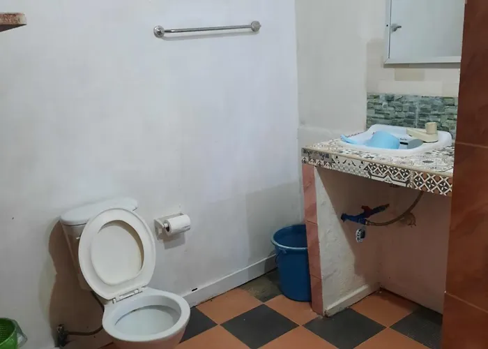 Bed & Breakfast Cronin Residences Oslob