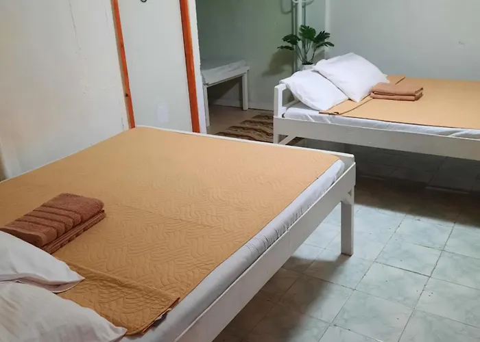 Cronin Residences Bed & Breakfast