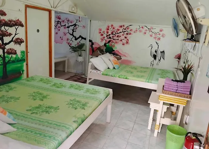 Cronin Residences Bed & Breakfast 2*