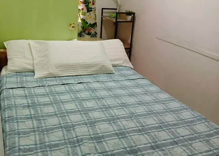Bed & Breakfast Cronin Residences 2*